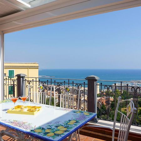 Suite Aphrodite - Exclusive Flat Salernes Extérieur photo