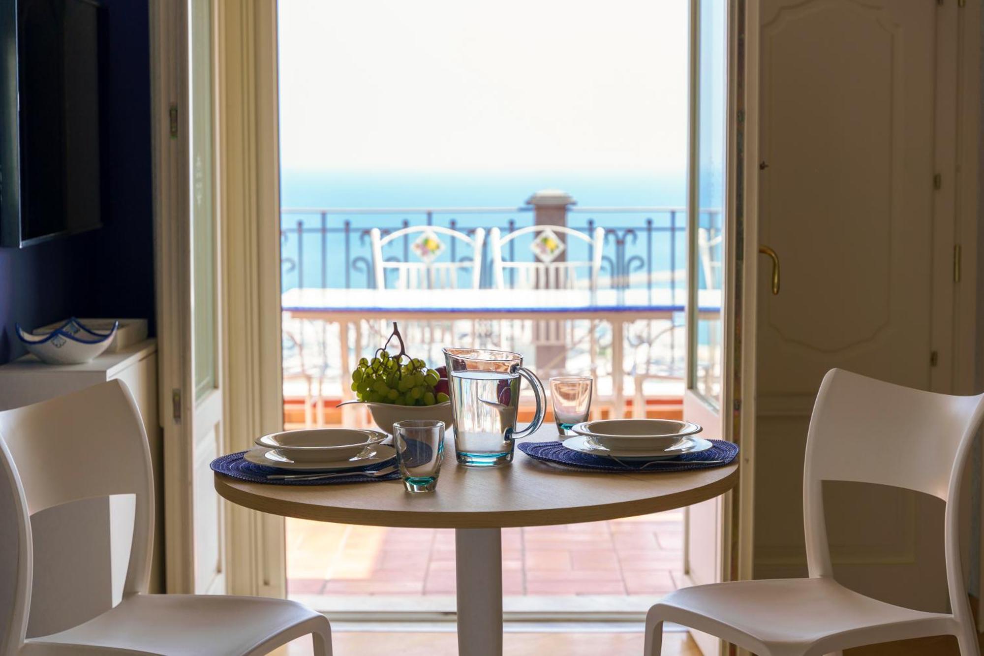 Suite Aphrodite - Exclusive Flat Salernes Extérieur photo