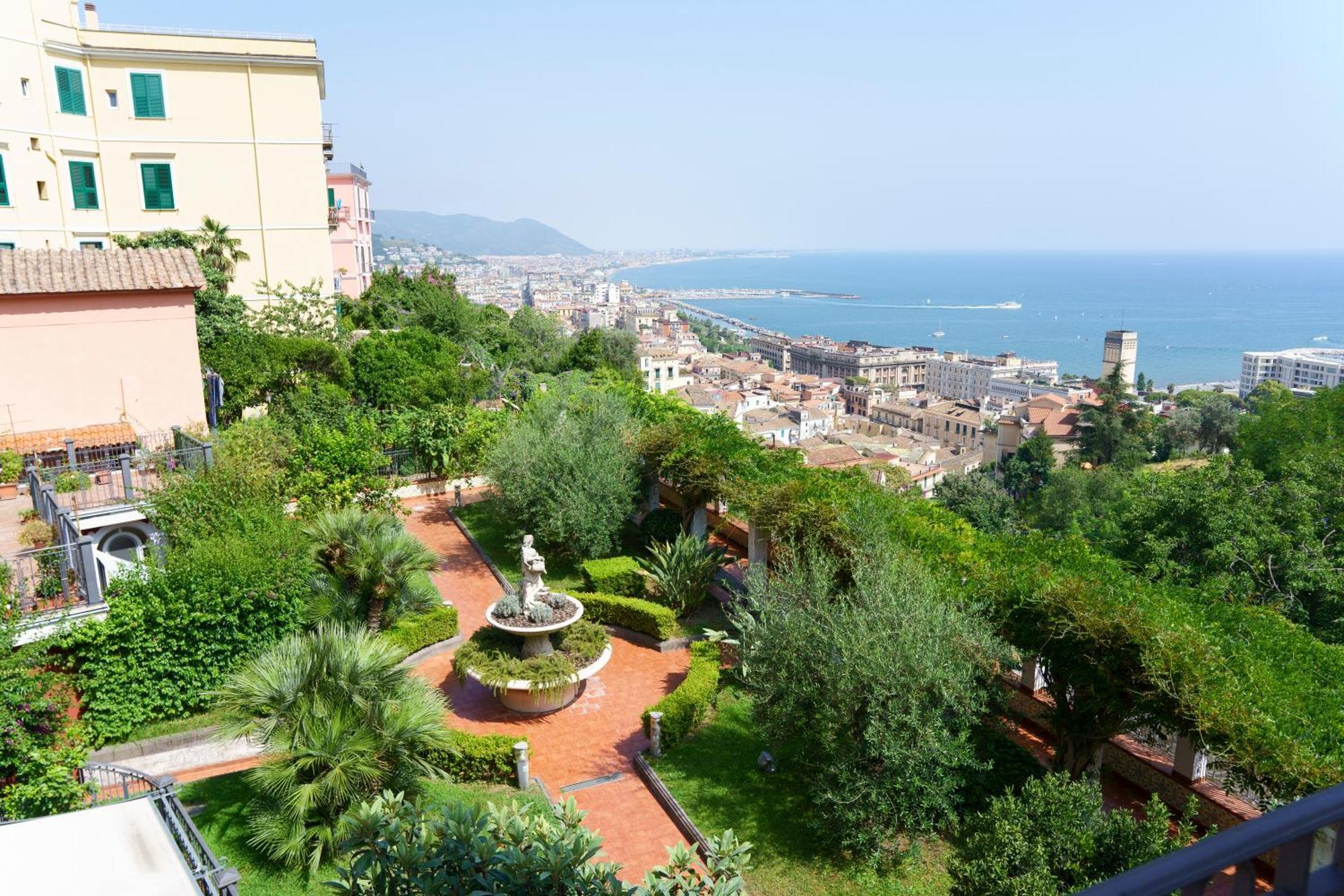 Suite Aphrodite - Exclusive Flat Salernes Extérieur photo